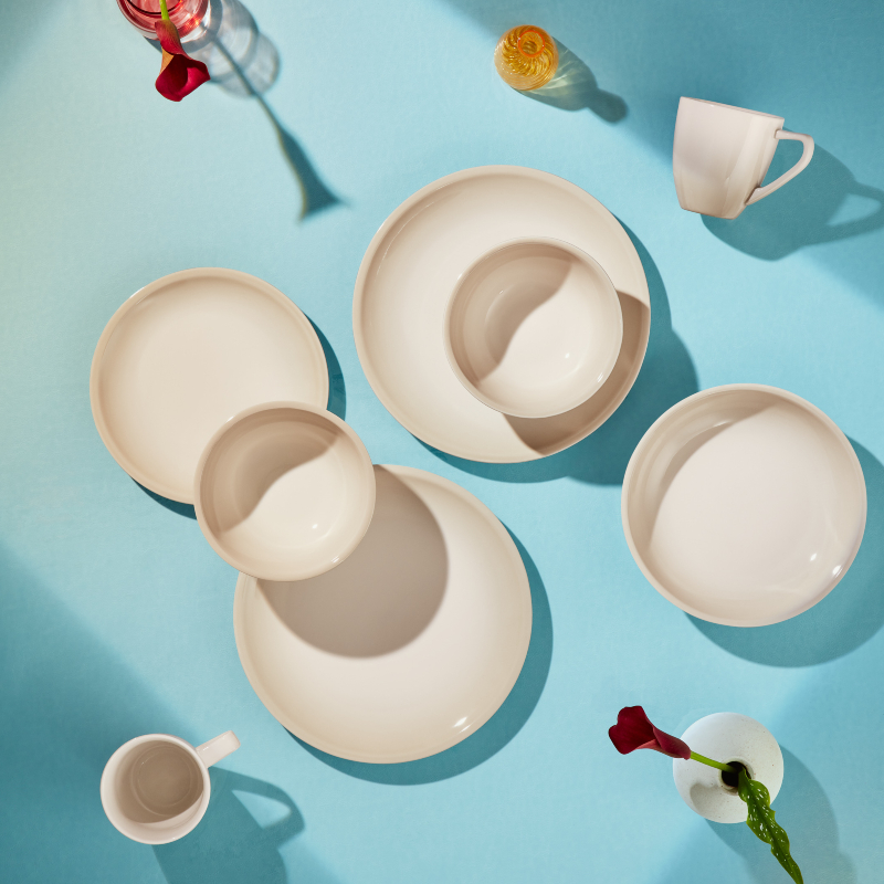 Ensemble de vaisselle minimaliste 16 pièces avec tasses